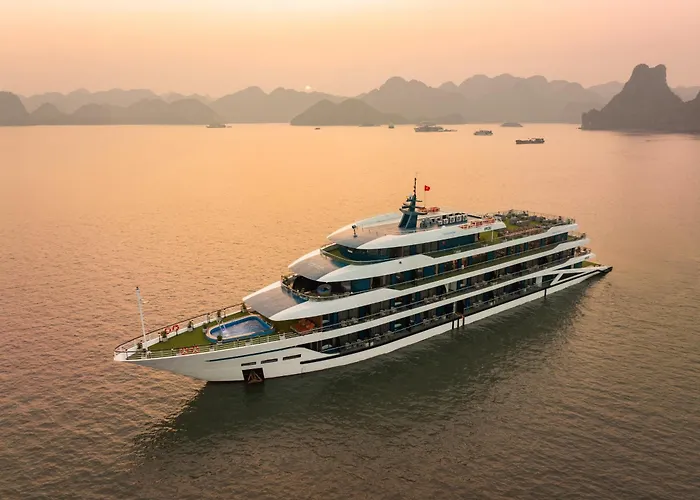 Botel M'gloria Cruise By Hag