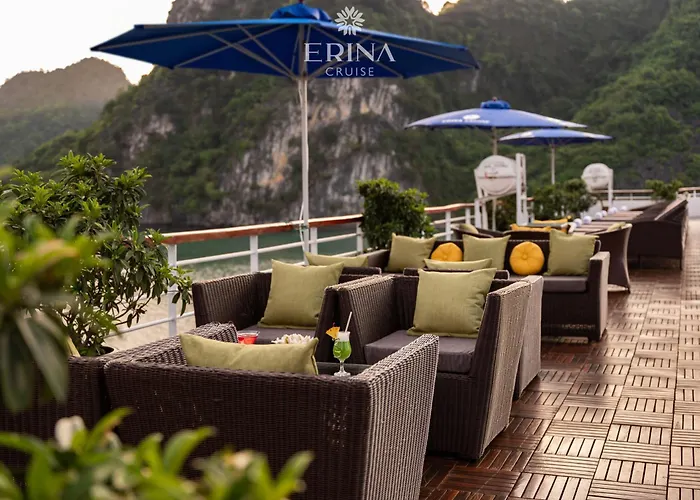 Botel M'gloria Cruise By Hag Ha Long