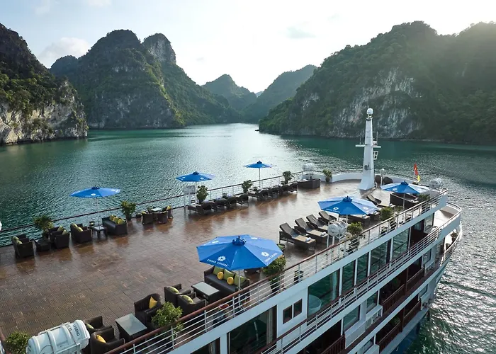 M'gloria Cruise By Hag Ha Long