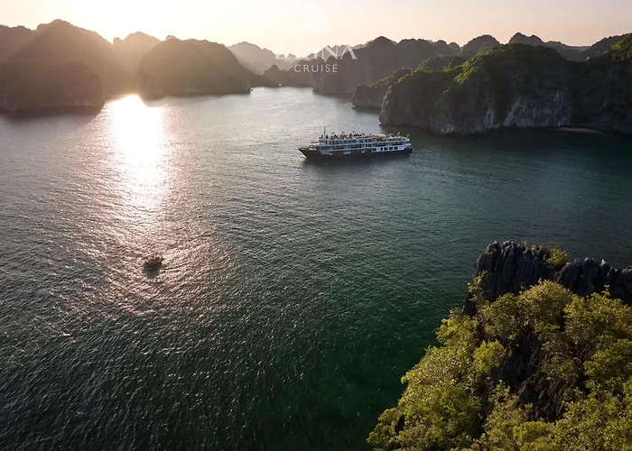 Botel M'gloria Cruise By Hag Ha Long